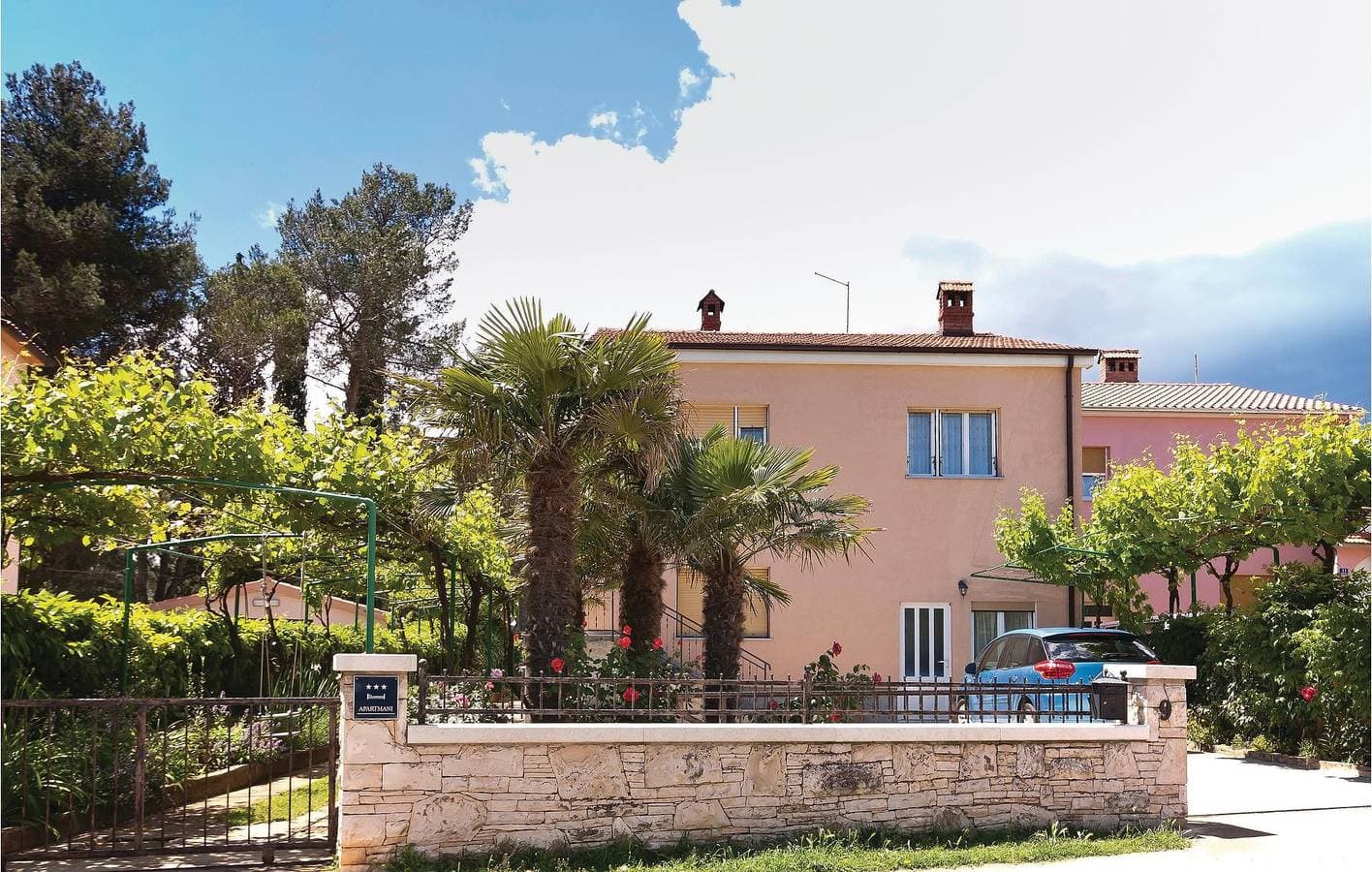 Gemütliche 2-Zimmer-Wohnung mit Terrasse, WLAN und Parkplatz, 2,5 km vom Strand entfernt 1