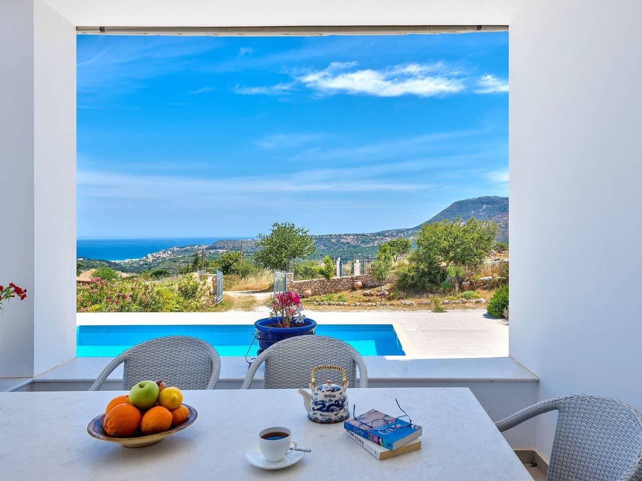 Foto 2 von 32: Villa mit Pool für bis zu 8 Personen. Meerblick.