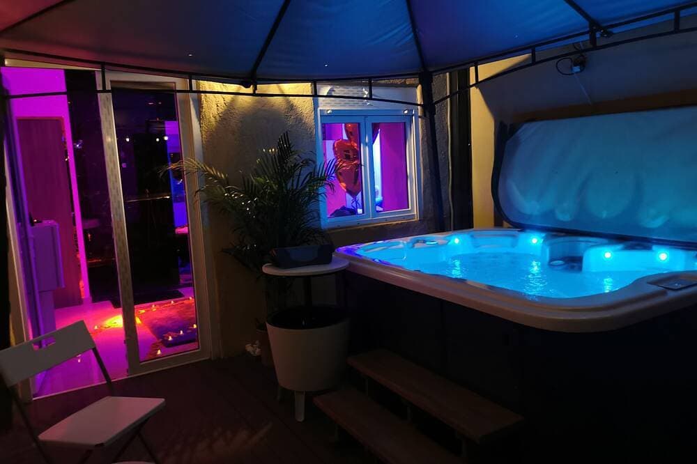 Foto 6 von 6: Jacuzzi studio in Lyon Villeurbanne