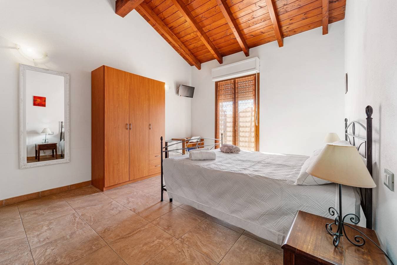 Foto 6 von 22: Zimmer 'Elicriso Teulada' mit Gemeinschaftsterrasse, Wi-Fi und Klimaanlage