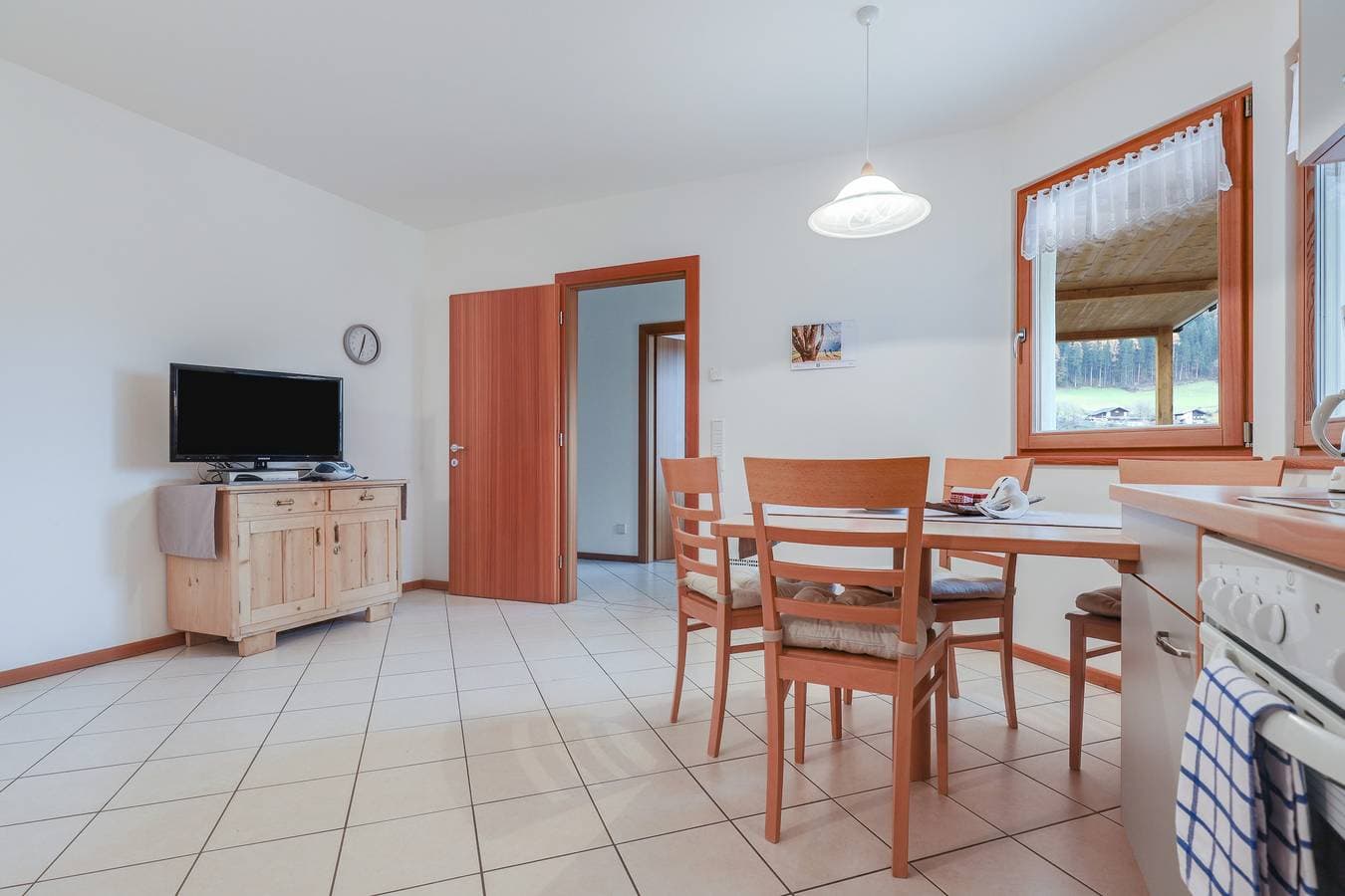 Foto 8 von 16: Ferienwohnung "Kelderer Hof - Meran" mit Bergblick, Terrasse, Garten & WLAN