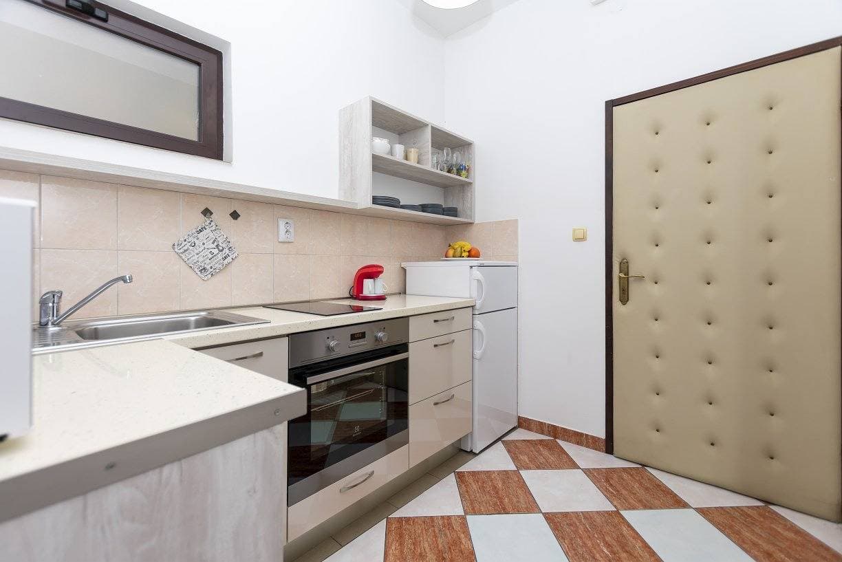 Foto 6 von 26: Ferienwohnung in Omiš mit Meerblick, Balkon, Klimaanlage, W-Lan (5129-3)
