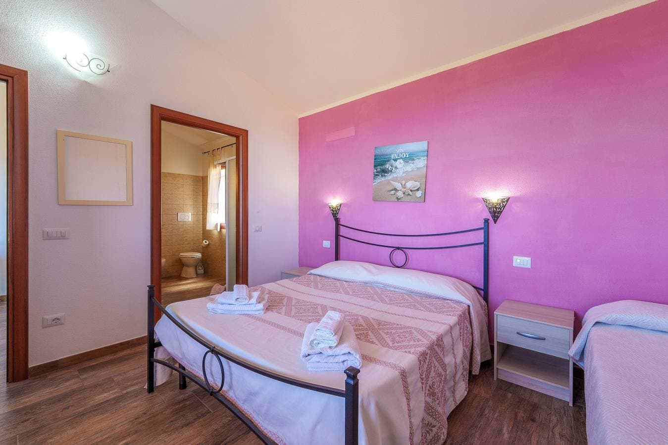 Foto 11 von 28: Ferienwohnung "Casa Ginepro Piscina E Vista Mare" mit Meerblick, Gemeinschaftspool und WLAN