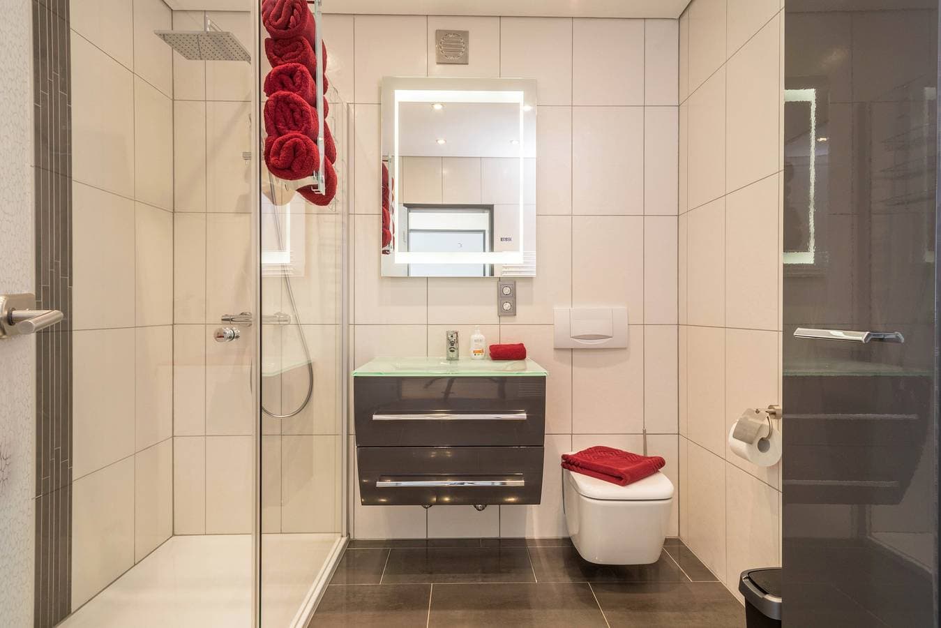 Foto 11 von 26: Moderne Ferienwohnung "Imelda" mit Balkon, Seeblick, WLAN