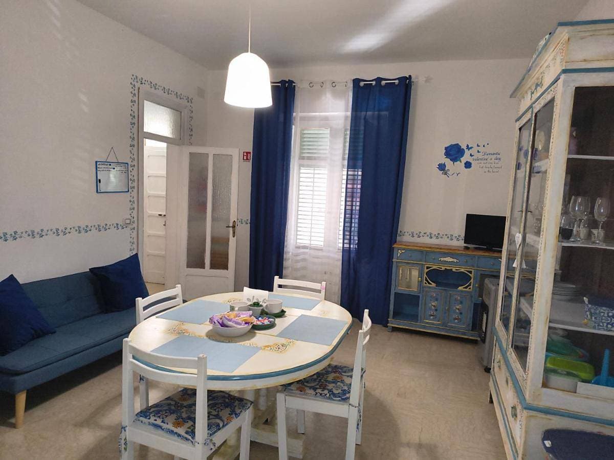 Foto 5 von 59: Two-Bedroom Apartment