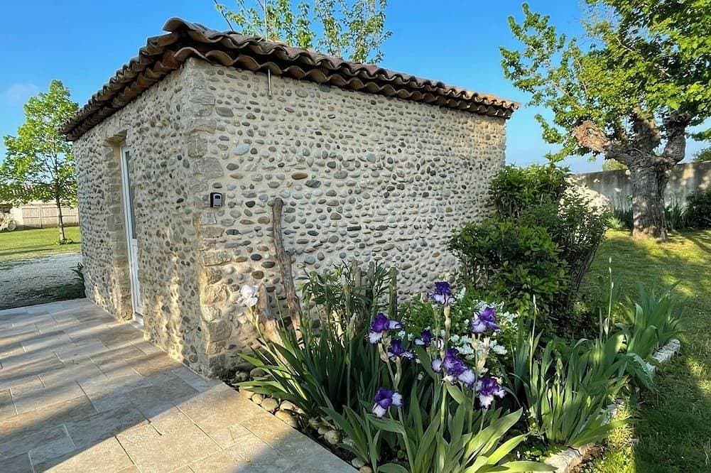 Foto 9 von 24: Quiet little house with large garden on the Rhône agricultural plain