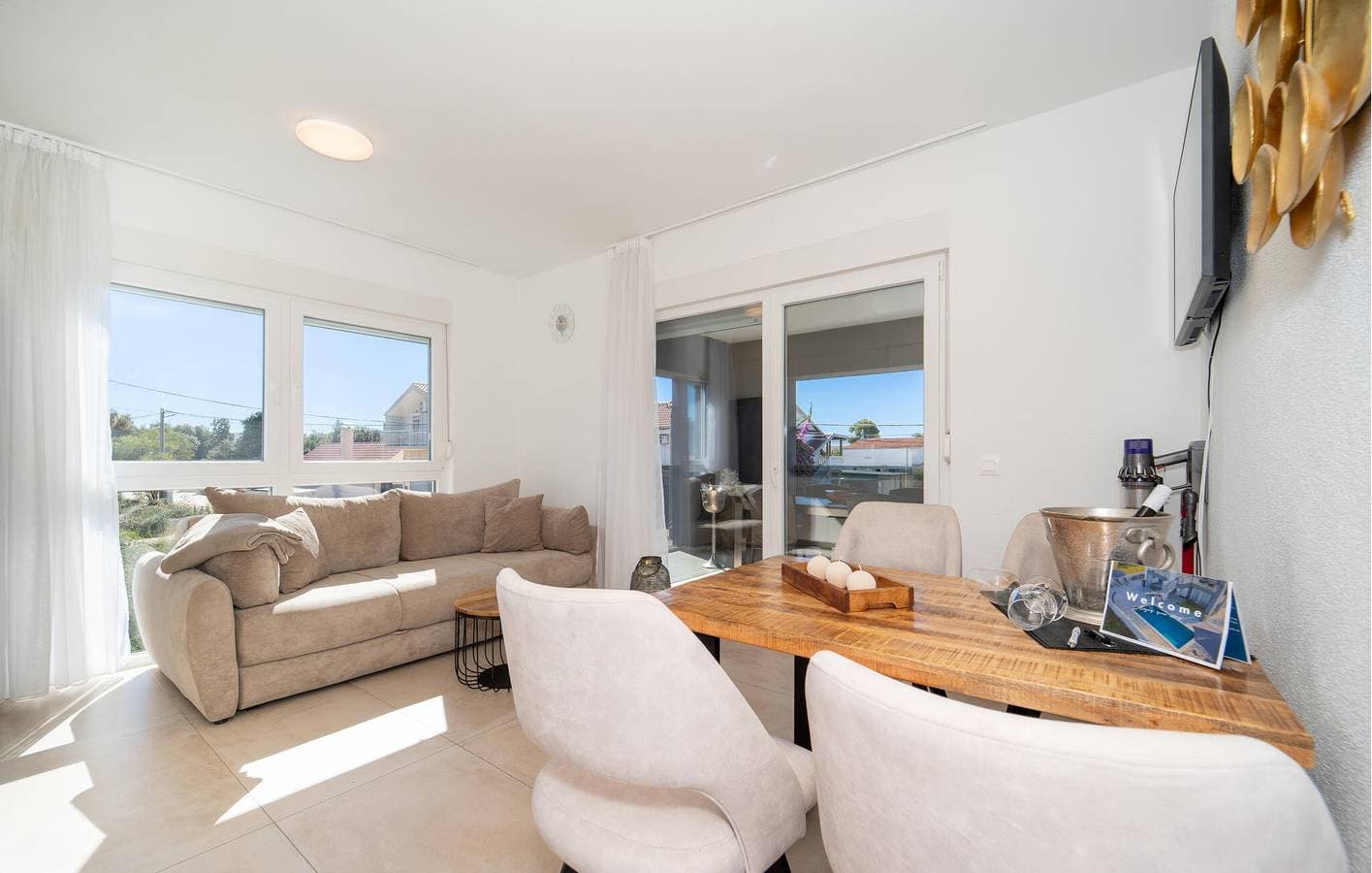 Foto 11 von 39: Gemütliche Ferienwohnung mit Pool, WLAN und Parkplatz, 1 km vom Strand Dječji Raj entfernt