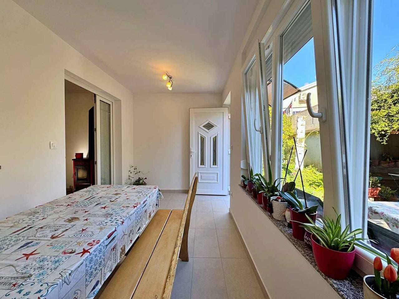 Ferienwohnung mit Terrasse und Grillmöglichkeit 1