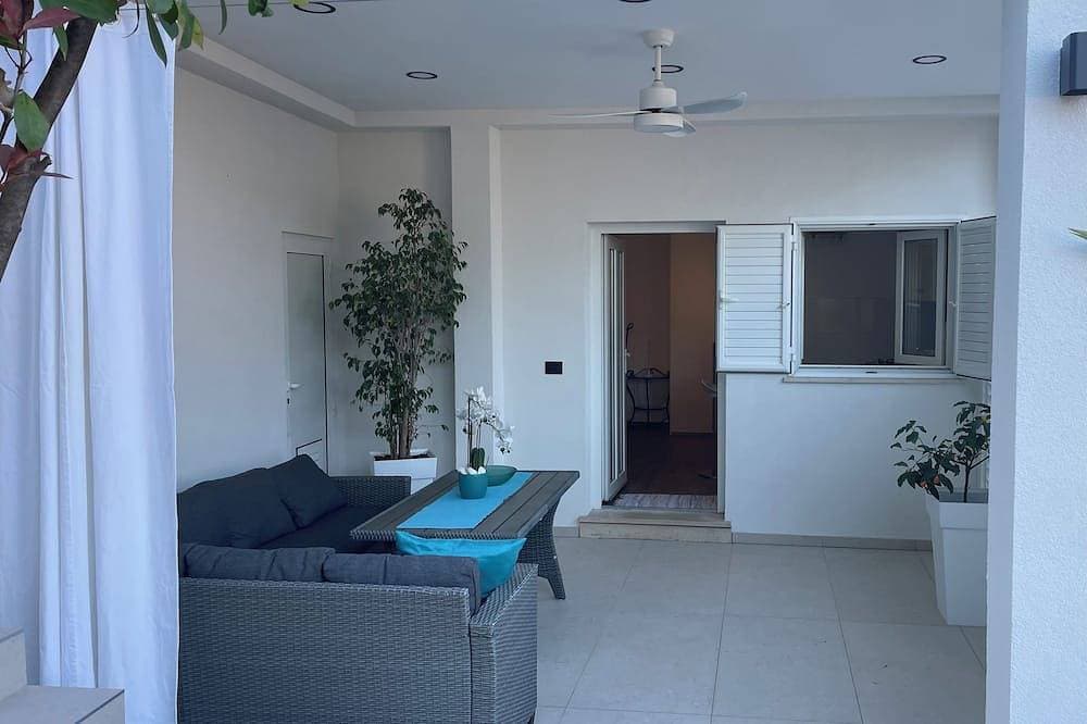 Foto 11 von 27: Studio-Apartment Klara atemberaubender Blick auf das Meer und die Altstadt!