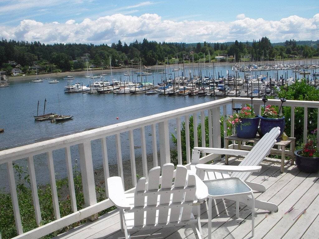 Foto 12 von 30: Yacht Club Waterfront Beachhouse