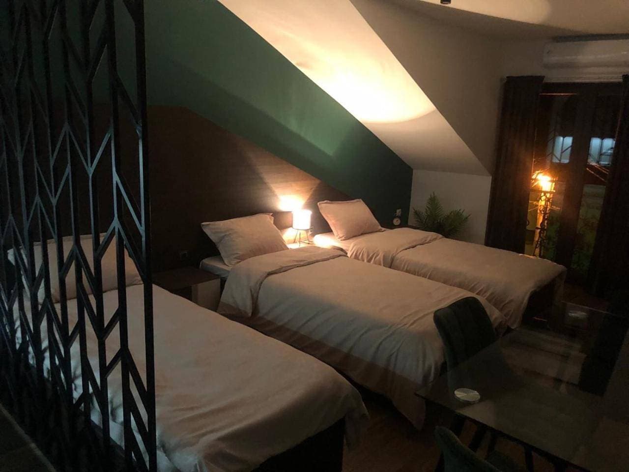 Foto 8 von 16: Standard Triple Room
