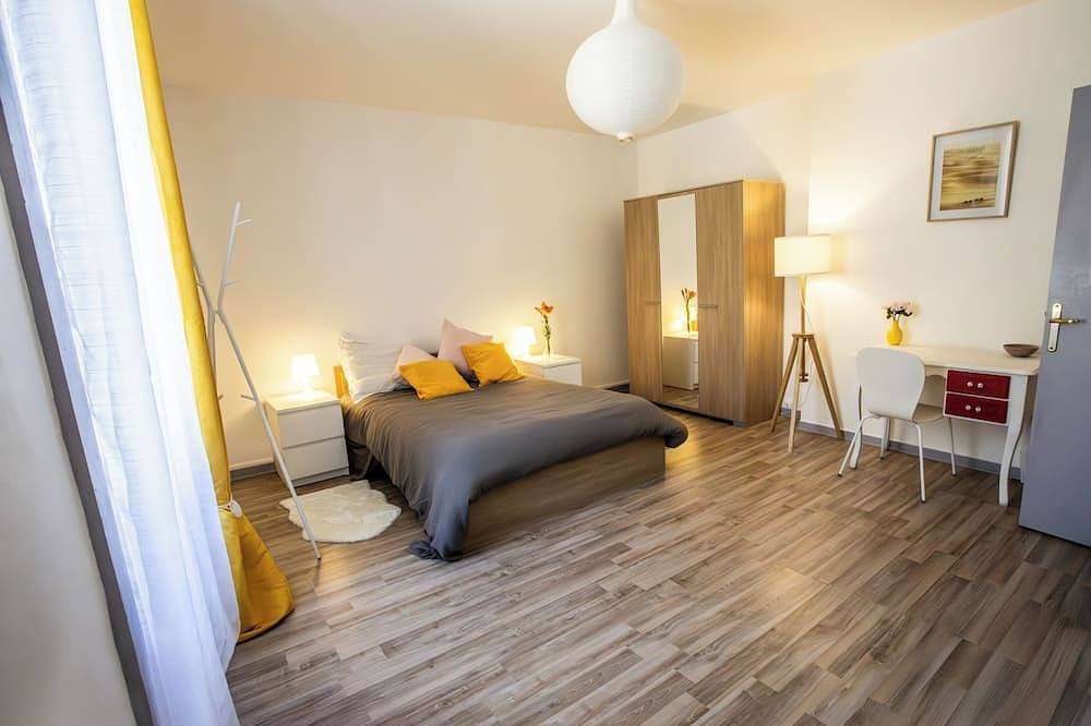 Foto 2 von 10: Beautiful 52 M2 City Center Apartment