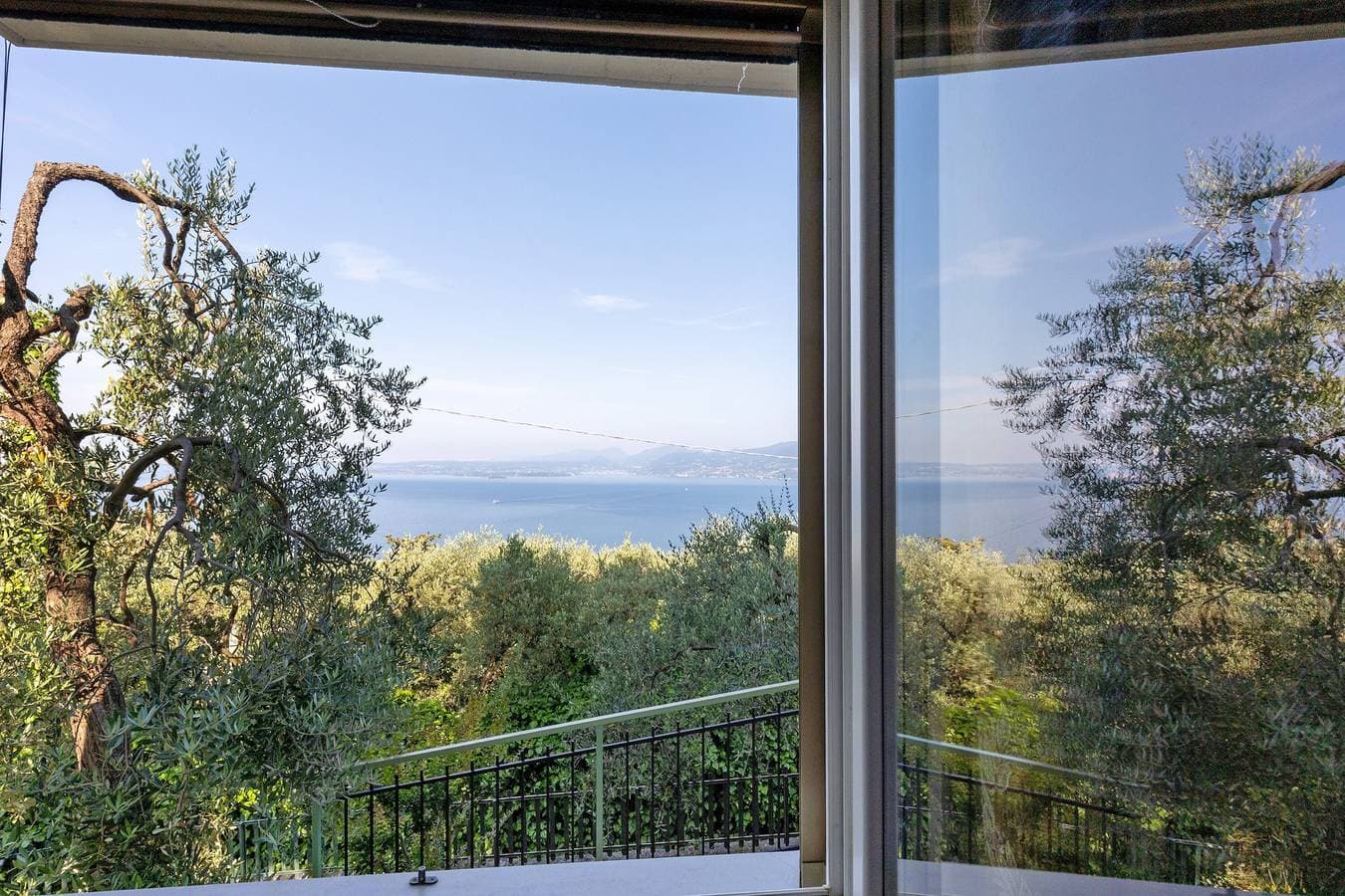 Foto 13 von 31: Ferienwohnung 'El Casal' mit Seeblick, Gemeinschaftspool und WLAN