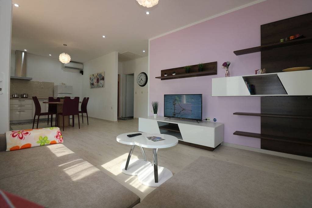 Ferienhaus in Poreč mit Terrasse, Klimaanlage, W-Lan, Spülmaschine (4400-7) 1