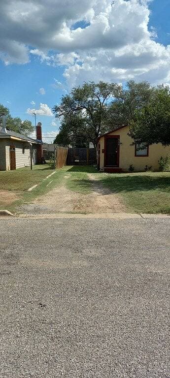 Foto 12 von 12: Spend the night in this blast-from-the past 1930's Shot Gun House