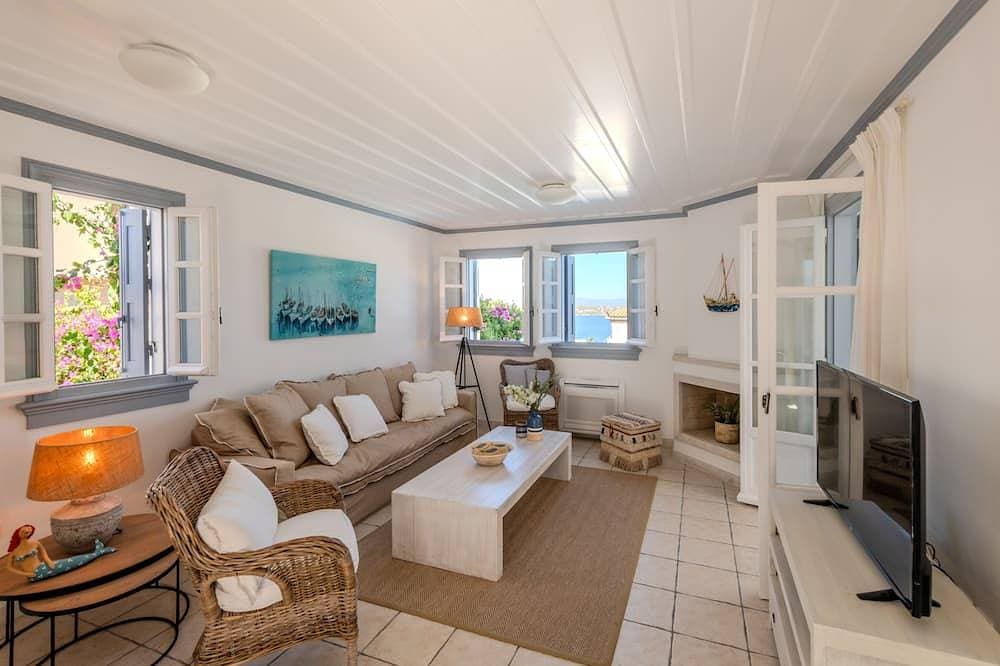 Foto 10 von 30: The Villa Evita in Spetses. Stunning view, private pool and daily maid service.