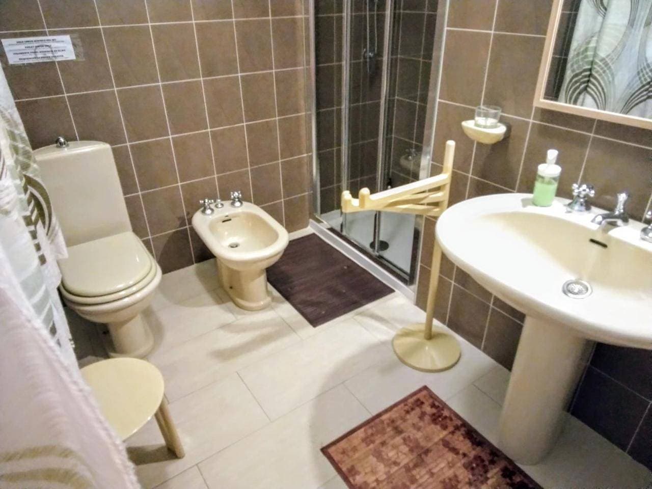 Foto 7 von 16: Double Room with Private Bathroom
