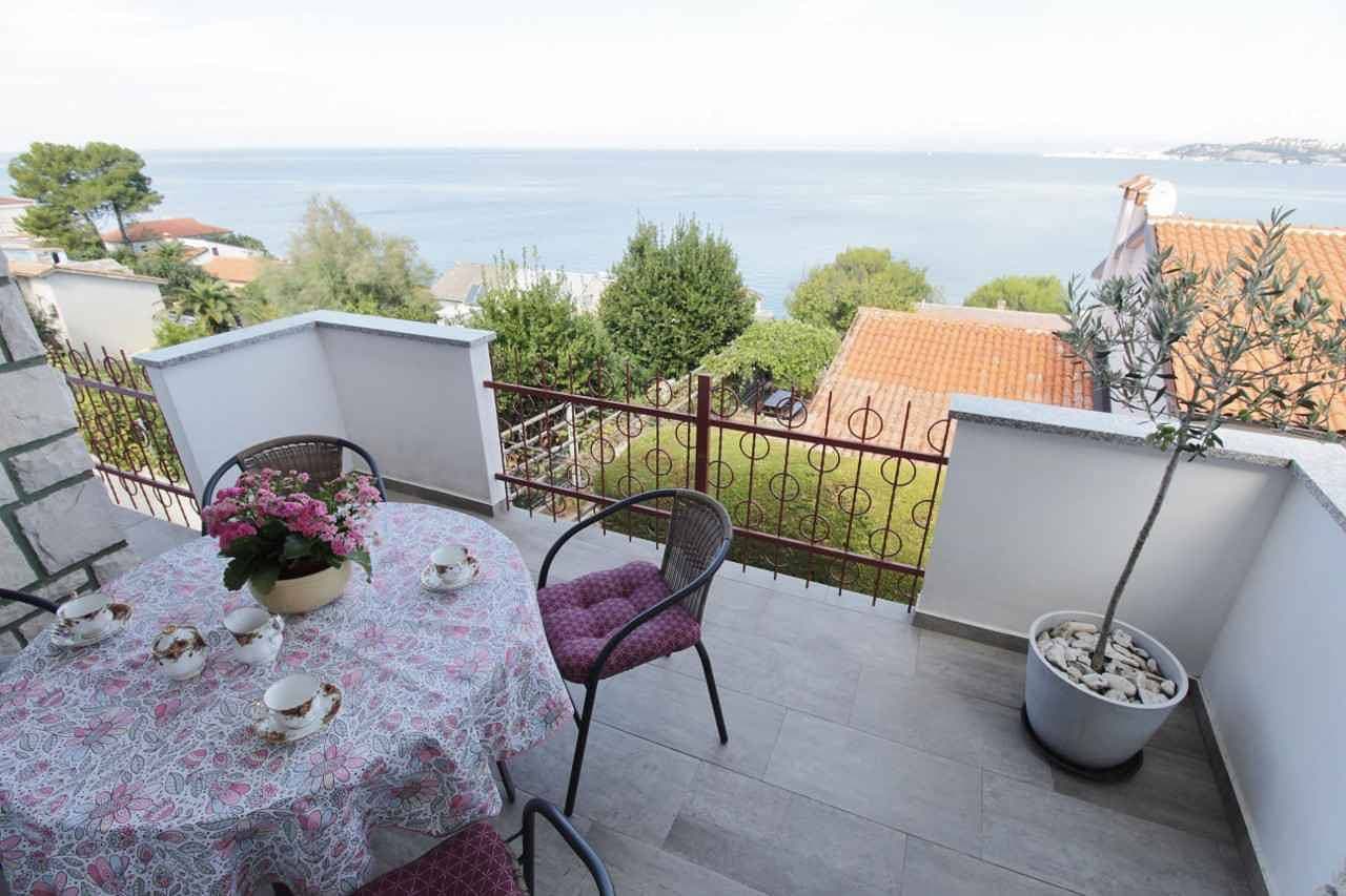 Ferienwohnung mit Balkon und Meerblick 1