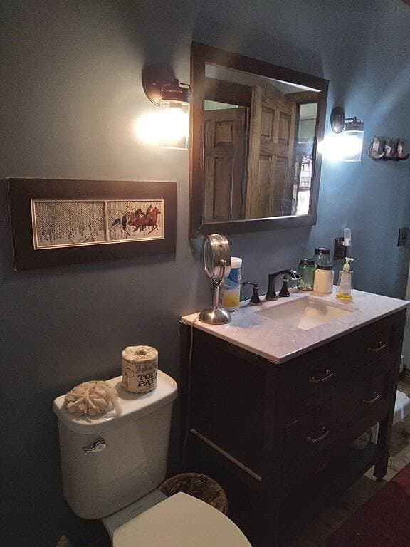 Foto 12 von 22: 864 sq ft Rustic bunkhouse located on a working farm.  Minutes from Skaneateles!