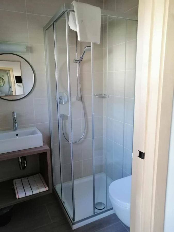 Foto 5 von 9: Double Room with Balcony (2 Adults + 1 Child)