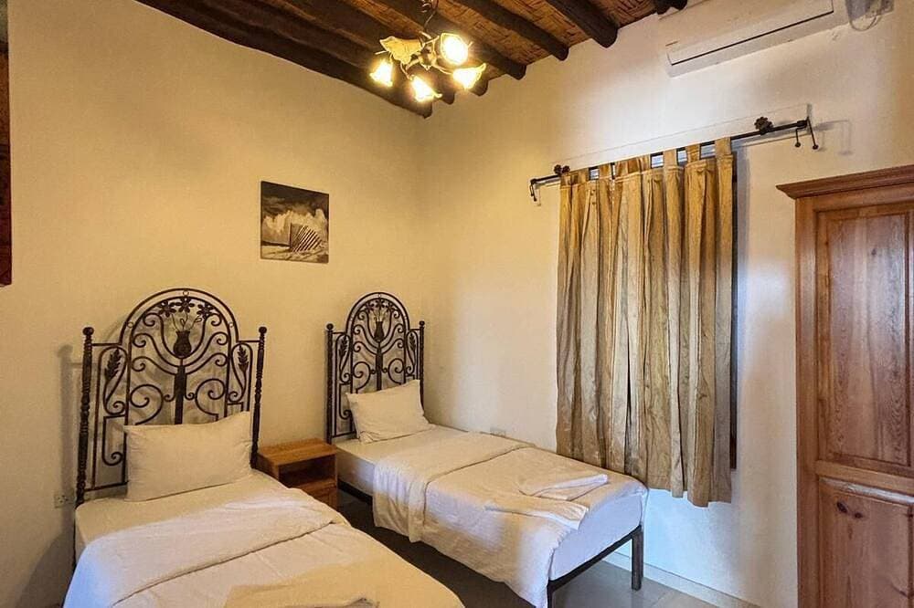 Foto 5 von 22: Charming 2-bedroom house with WiFi, in Harbour Girne