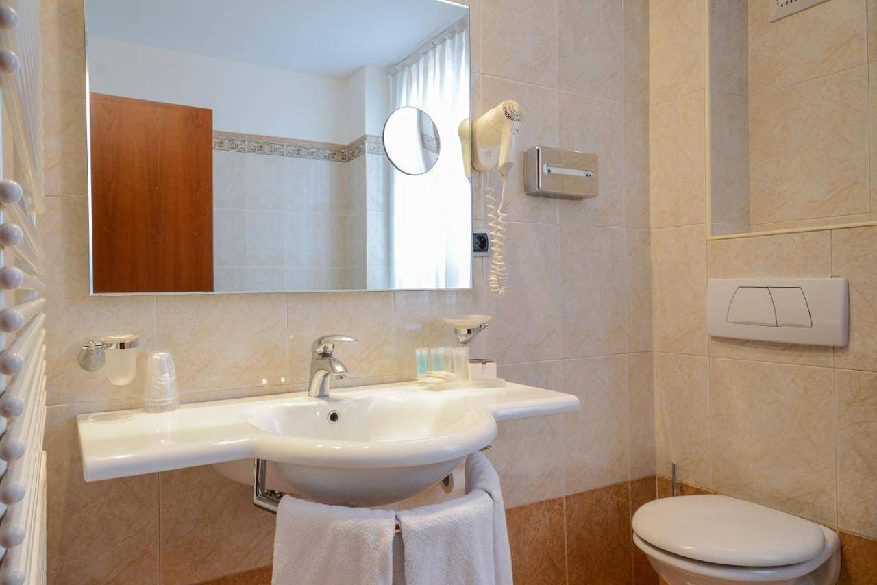Foto 6 von 12: Standard Triple Room