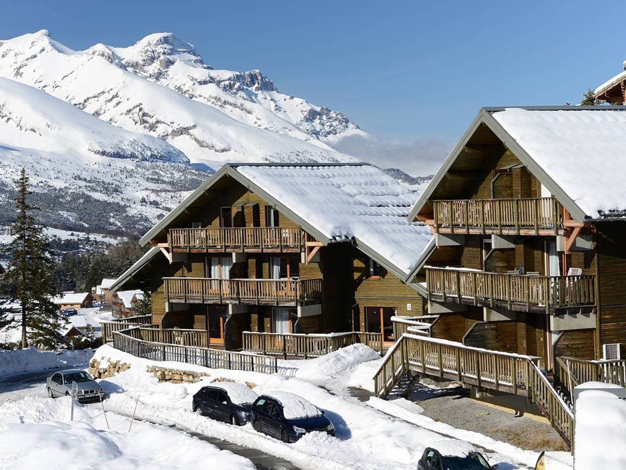 Foto 9 von 13: Residenz Les Chalets d'Aurouze, La Joue du Loup, Dévoluy - Gemütliches Duplex für 4 Personen