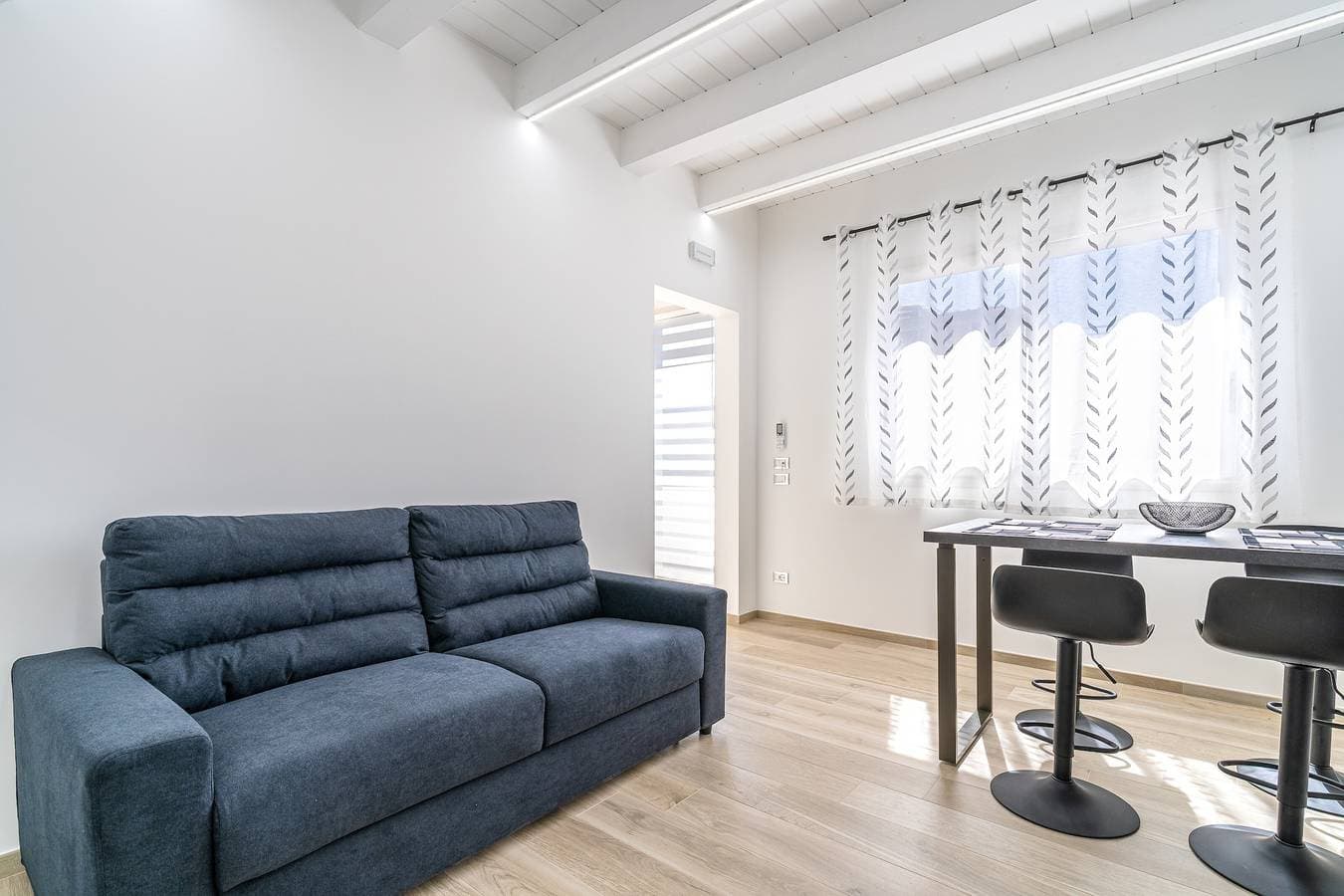 Foto 3 von 28: Mediterrane Eleganz – Wohnung im 2. Stock mit privater Terrasse, WLAN & Klimaanlage
