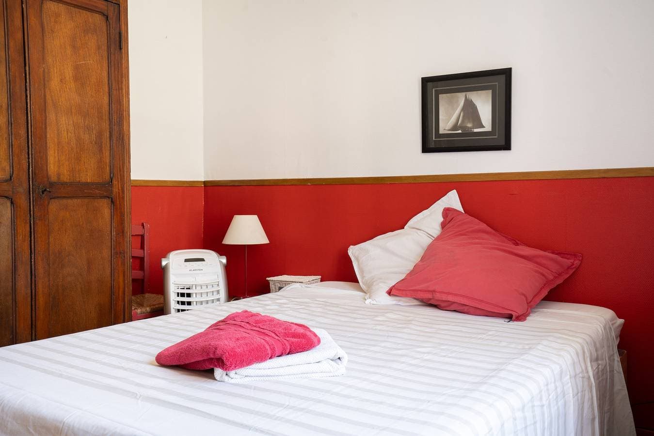 Foto 11 von 24: Gästezimmer Les lilas – Gemeinschaftspool & WLAN in Lyon