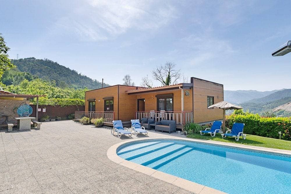 Ferienhaus 'Casa Das Camélias' mit Seeblick, WLAN und Klimaanlage 1