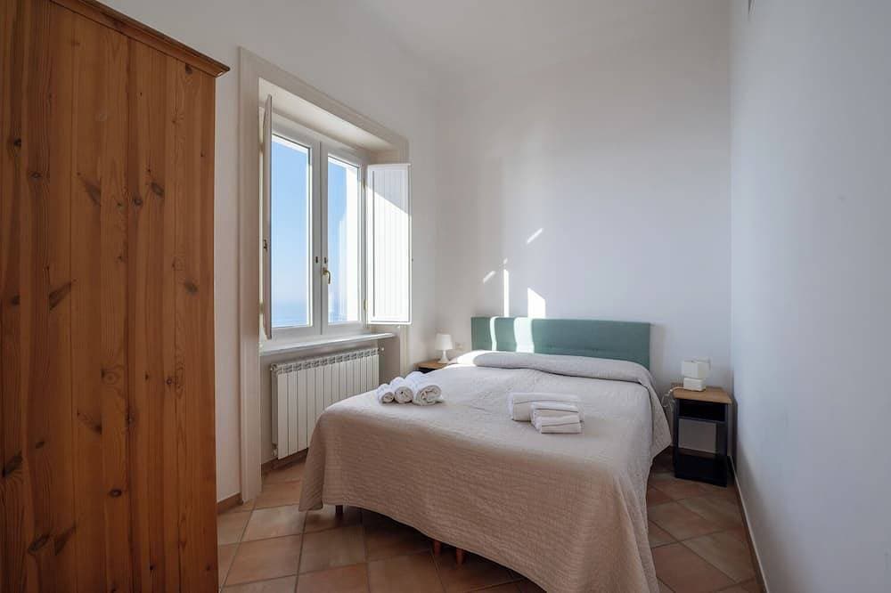 Foto 4 von 12: Lady Gilda Terrasse mit Blick aufs Meer