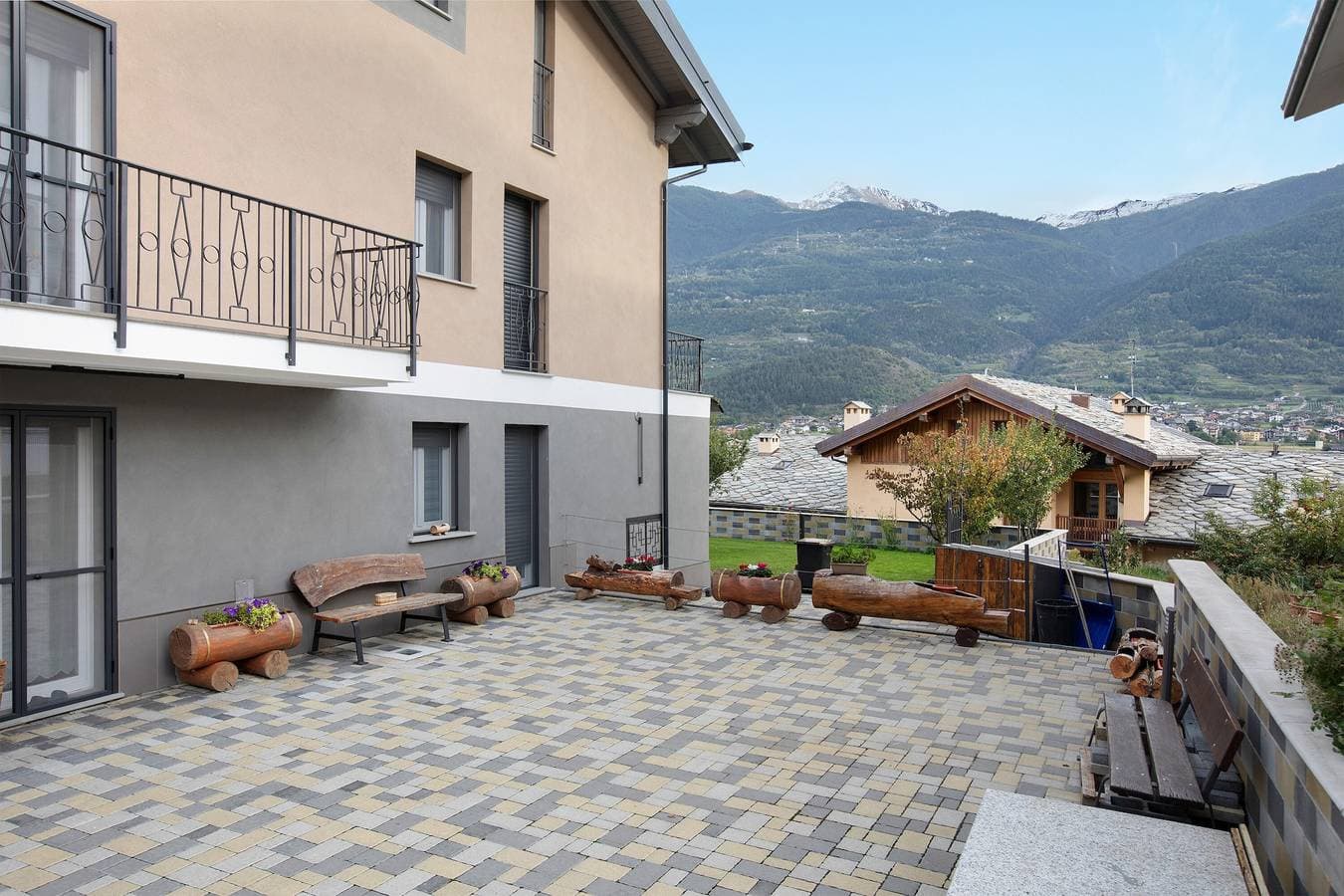 Foto 4 von 43: Ferienwohnung 'Villa Maffei' mit Bergblick