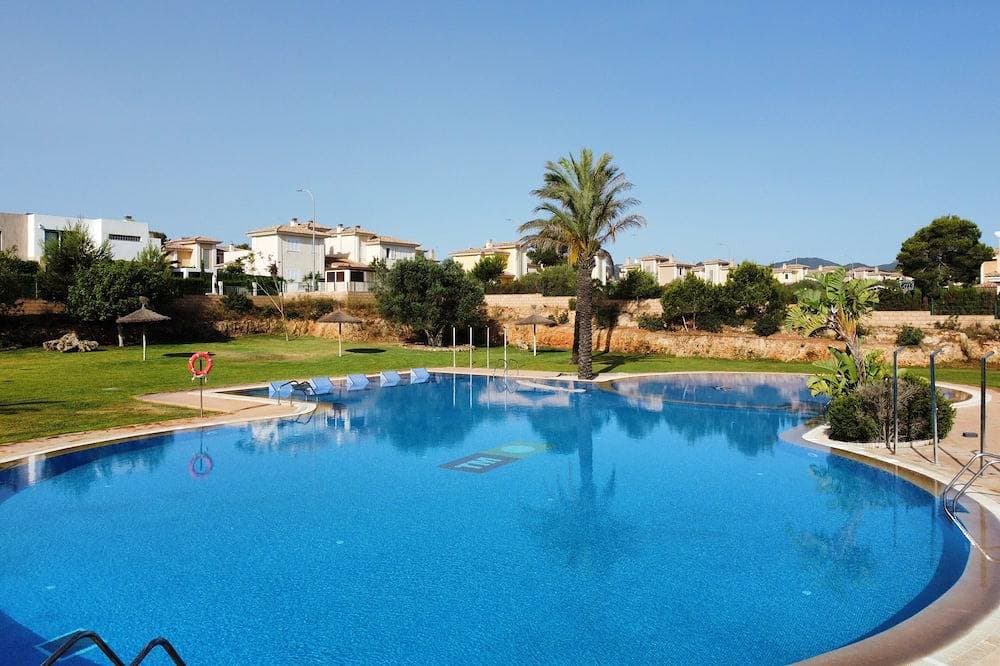 Charmantes Ferienhaus für 4 Personen / Wifi / BBQ / große Poollandschaft 1