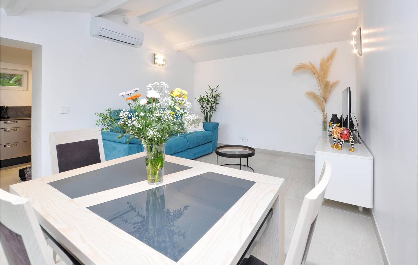 Foto 5 von 15: Gemütliches 108qm Apartment mit AC, Parkplatz und Terrasse