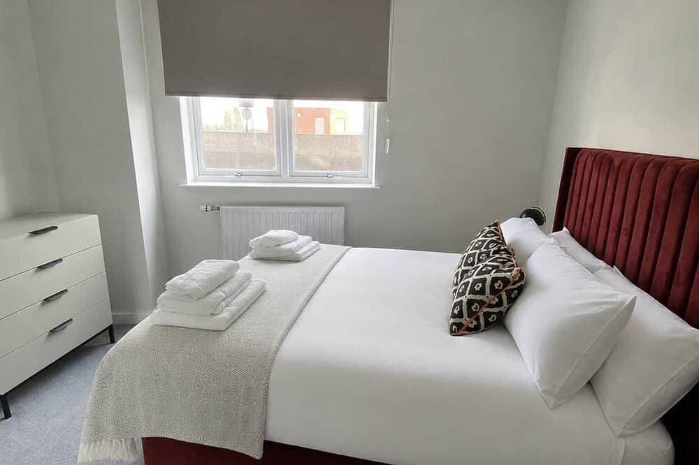 Foto 5 von 24: Staines ·Parking · 2 Bed · 2 Bath · Sleeps 5 · Lhr