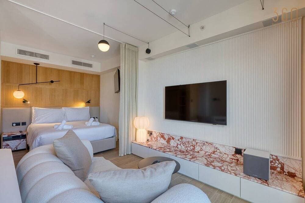 Foto 4 von 27: One of a king Top-Floor, Jacuzzi Terrace - Mercury