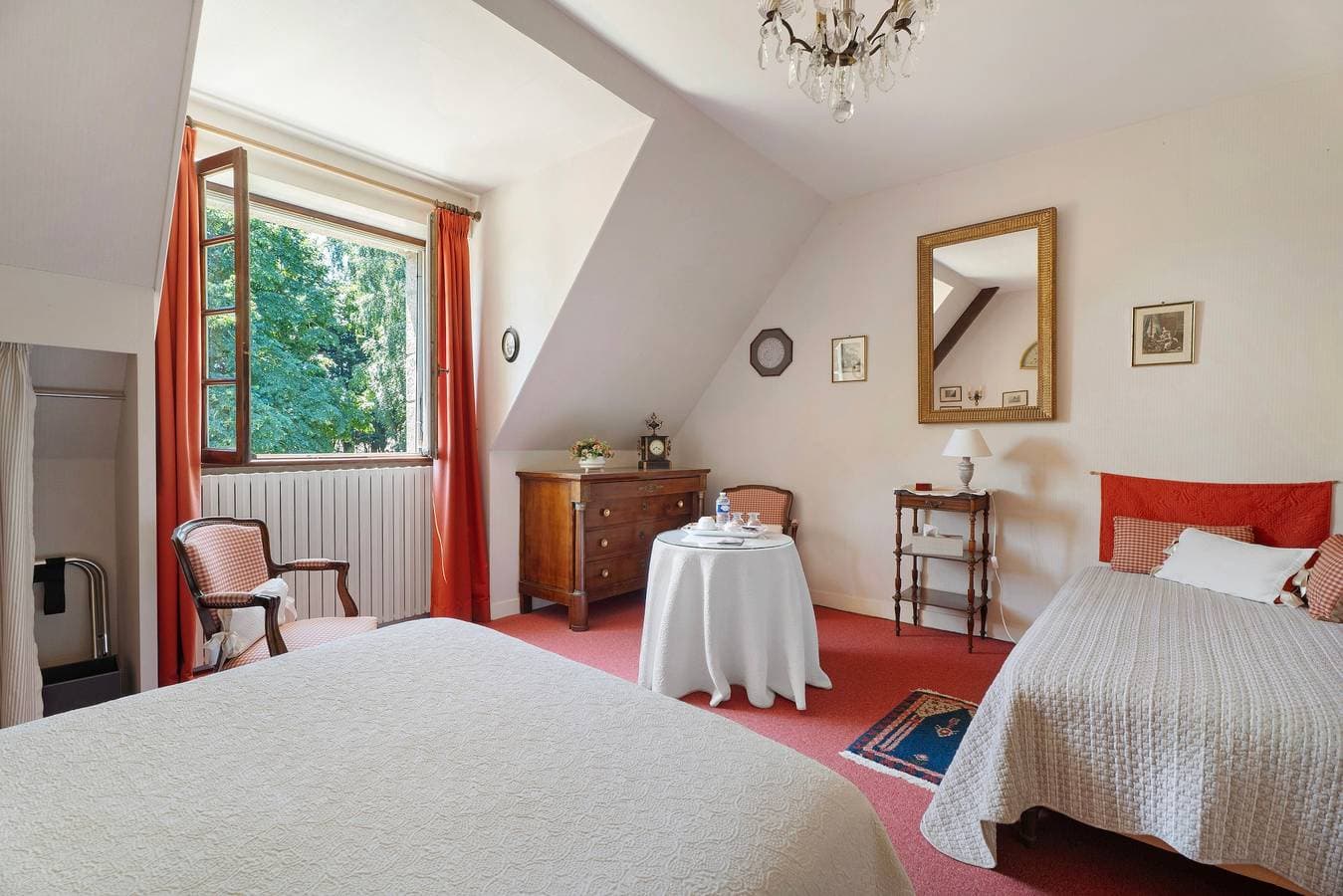 Foto 6 von 21: Gästezimmer 'Chambre Fleurie' mit WLAN