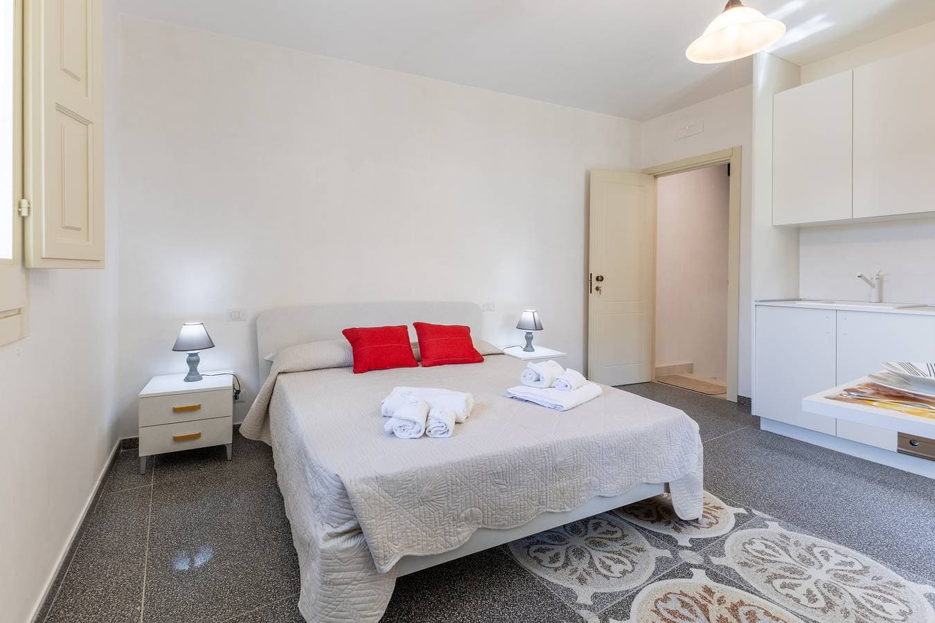 Foto 3 von 23: Zimmer 'Liolà - Là Con Vista' mit Bergblick, Wi-Fi und Klimaanlage