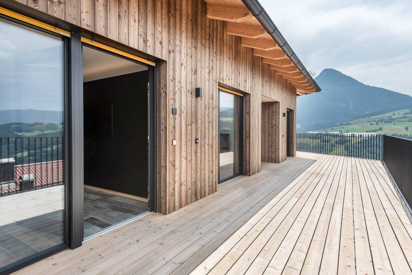 Foto 13 von 28: Aumia Ferienwohnung Turmalin" mit Bergblick und Terrasse