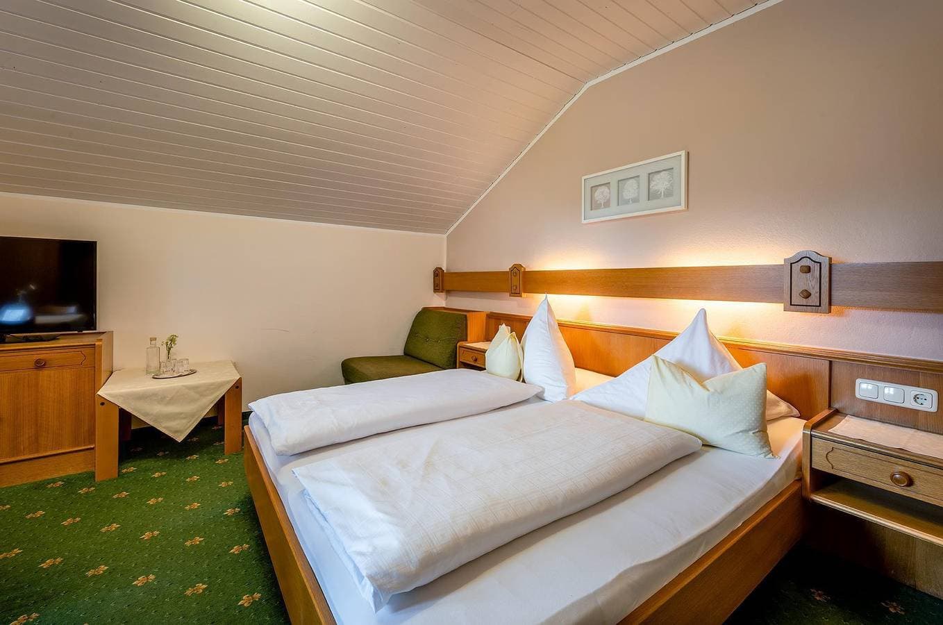 Foto 4 von 25: Familienzimmer (33 m²) - Balkon ab 14 Nächte