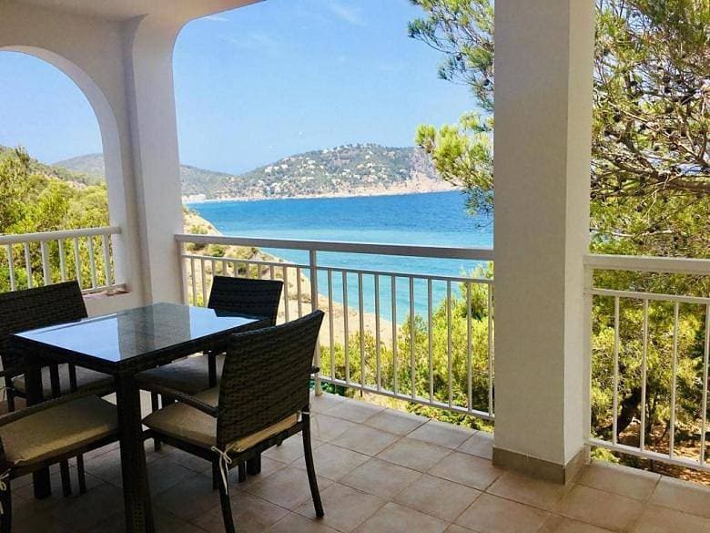 Foto 3 von 66: Two-Bedroom Apartment with Sea View