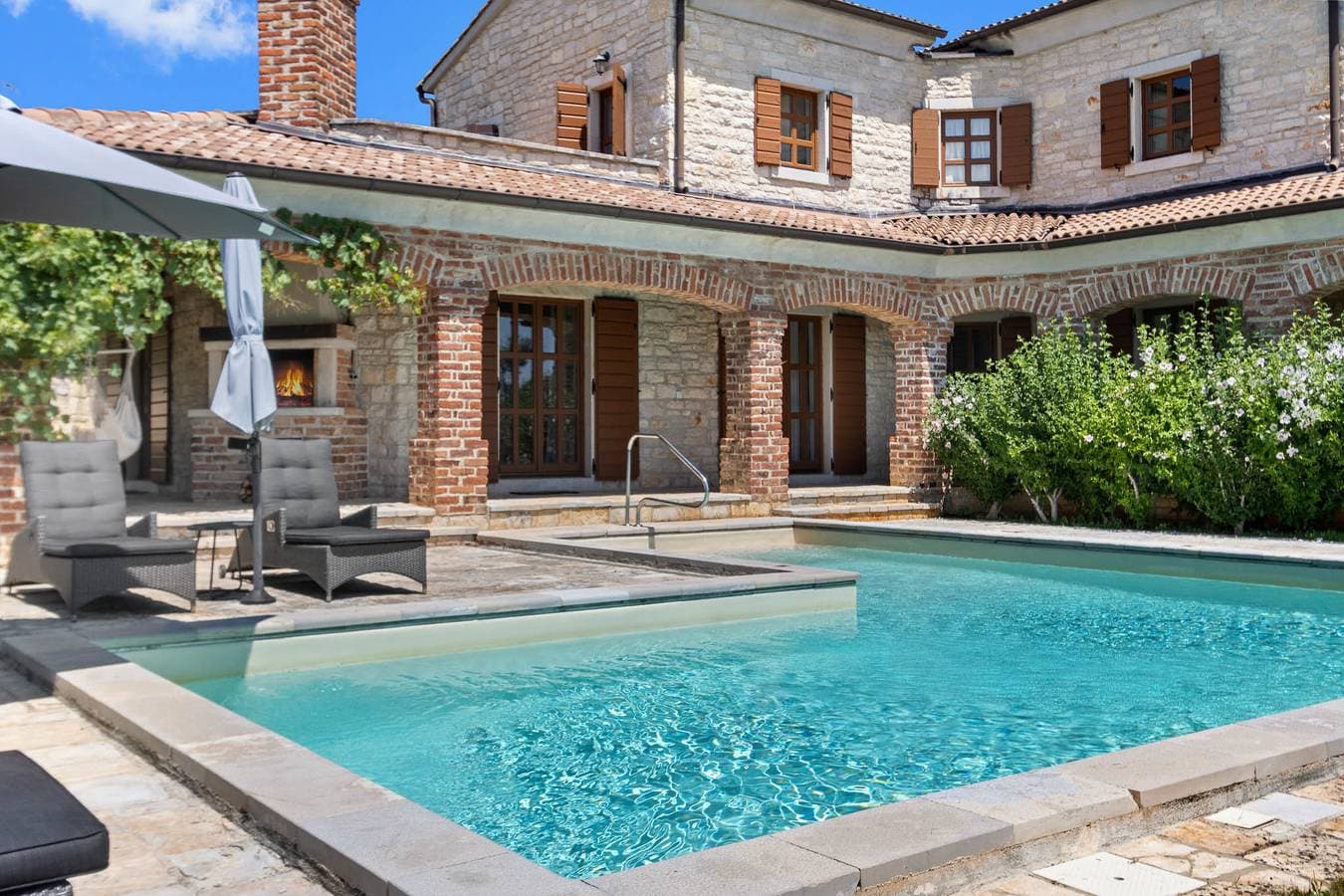 Foto 7 von 47: Luxury Villa Leoleni with heated pool