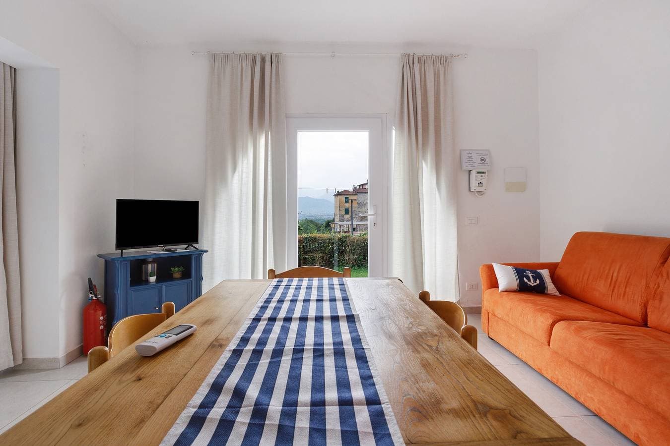 Foto 12 von 31: Apartment 'Montemare' mit privatem Garten, WLAN und Klimaanlage