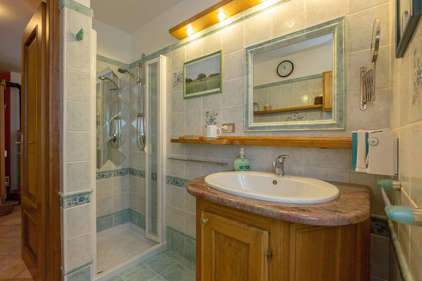 Foto 12 von 45: Gästezimmer in den Alpen, Zimmer in bewohntem Haus