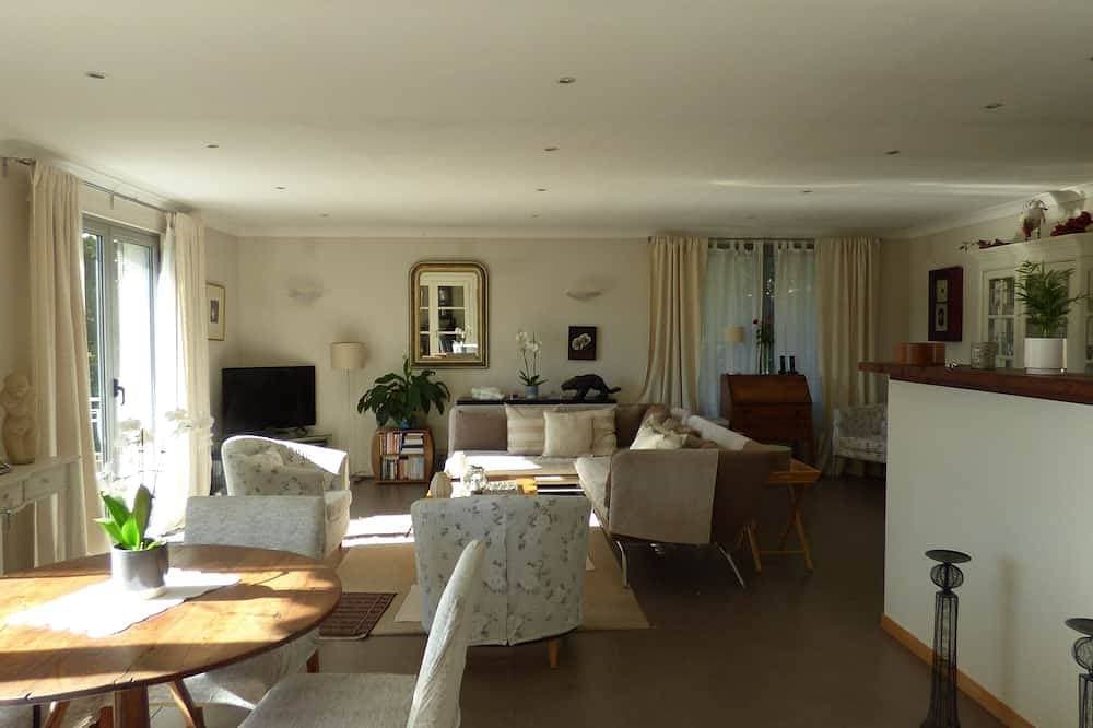 Foto 11 von 30: A Luxurious Air-conditioned Apartment or entire Villa Heated Pool Panoramic View