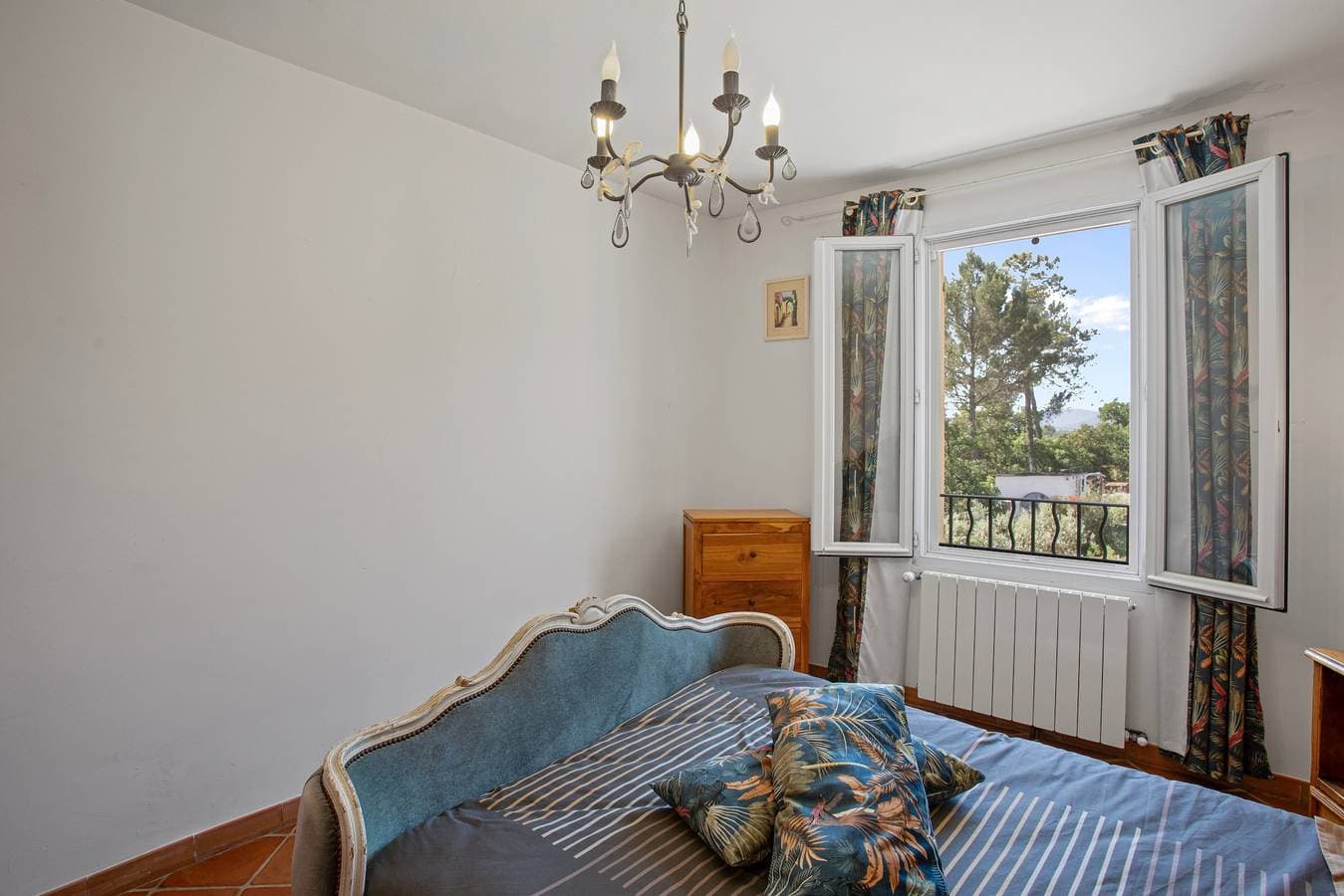 Foto 7 von 21: Gästezimmer „Villa Same“ mit privatem Pool, WLAN und Klimaanlage