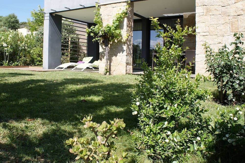 Facing the sea, 30 m from the beach, luxury villa, air-conditioned 1