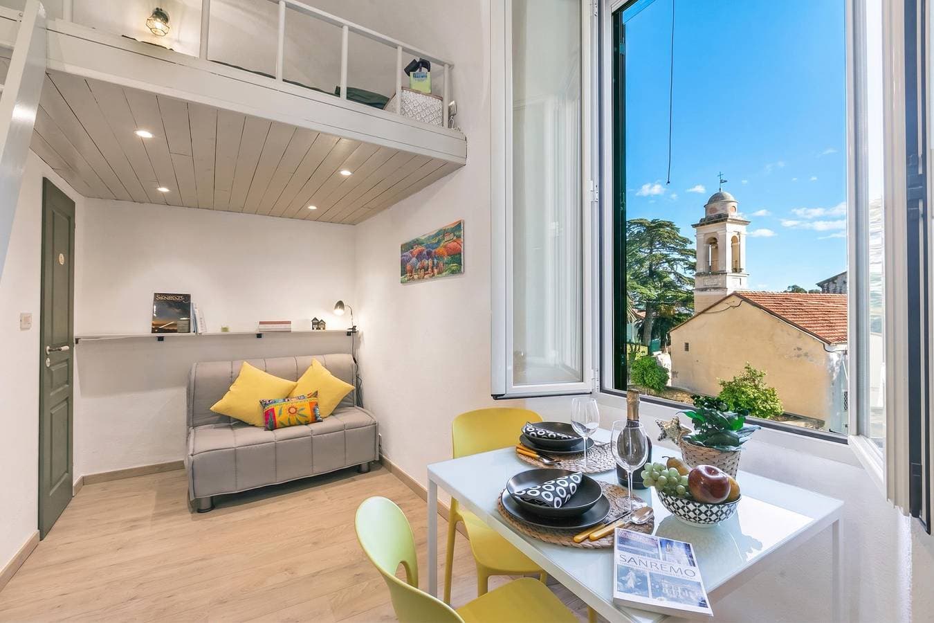 Foto 10 von 37: La Torretta Holiday Home with Terrace, Sanremo