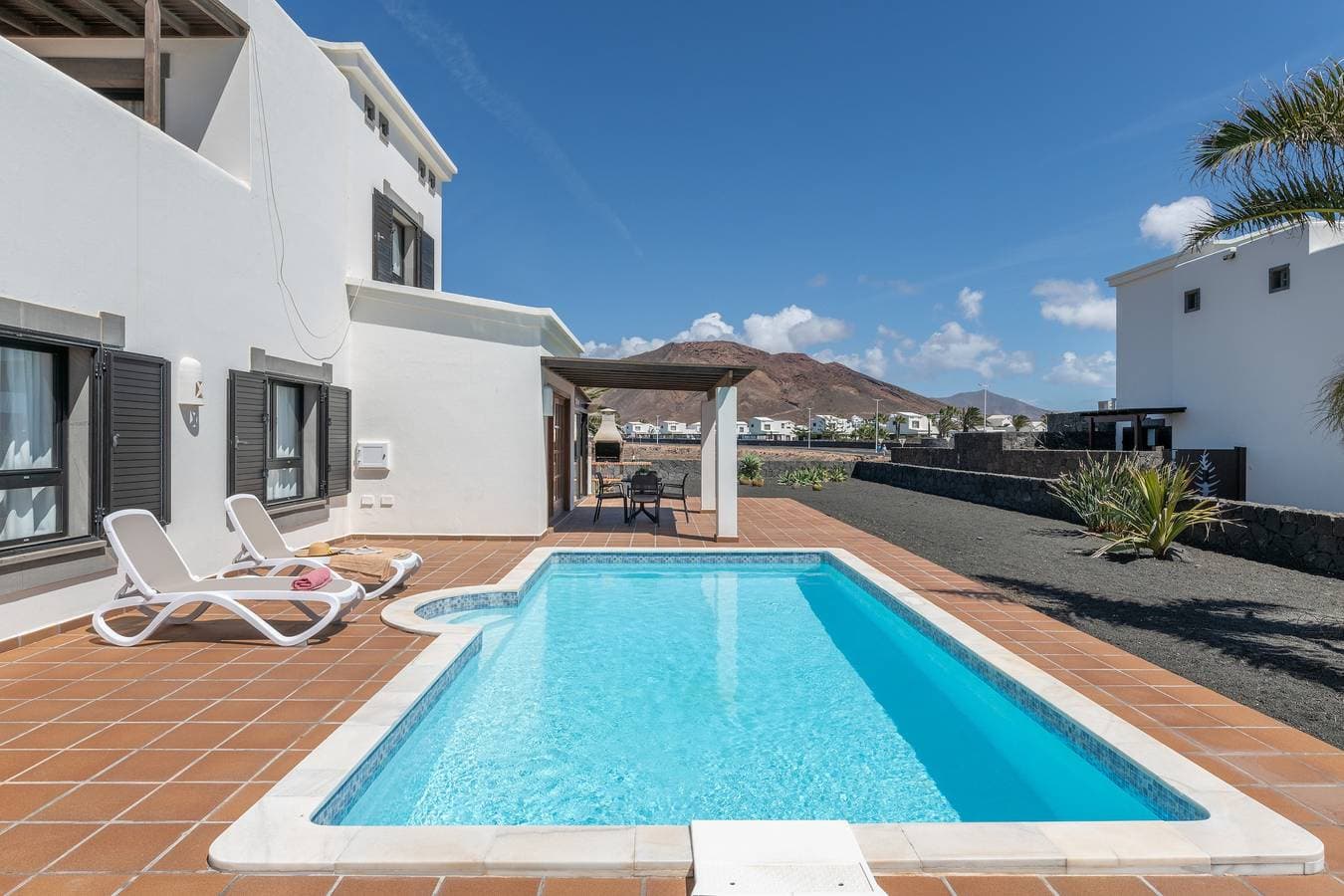 Foto 3 von 29: 'Villa Ambar' mit Bergblick, Meerblick, Pool, WLAN, Terrassen und Garten