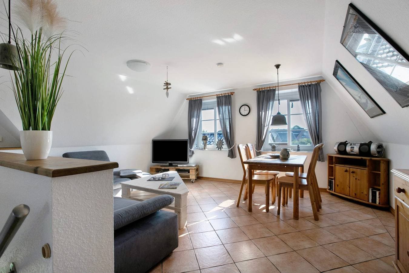 Foto 4 von 22: Ferienwohnung Seeluft Nordstrand mit privater Terrasse